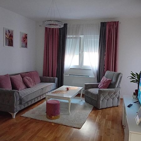 Skyline Apartment Bijeljina Bagian luar foto